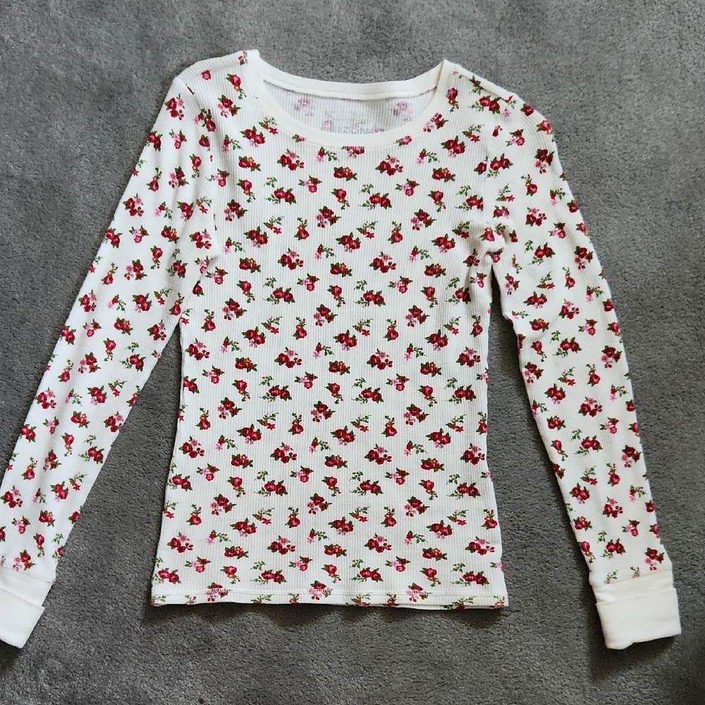 Arizona Jean Company White Floral Long Sleeve Tee